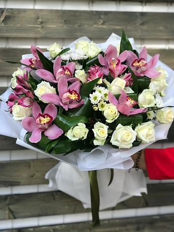 Букет цветов из: Розы и Хризантемы в Дементьево
