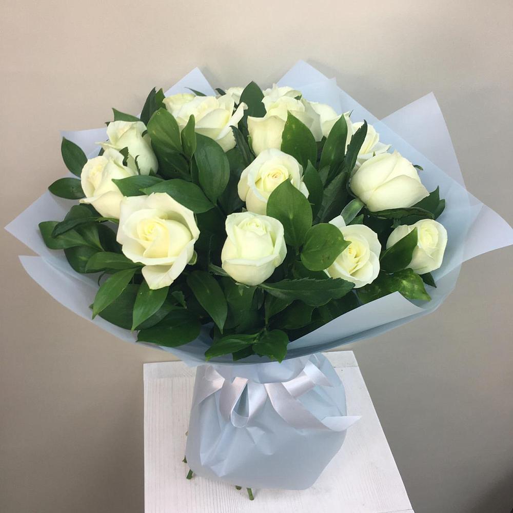 Букет 15 Белых роз Проуд в Дементьево