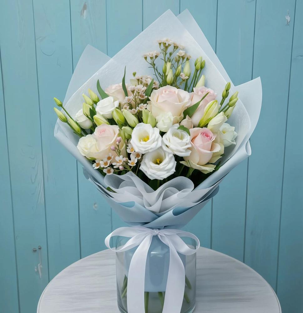 Букет цветов из: Розы и Лизиантусы в Дементьево