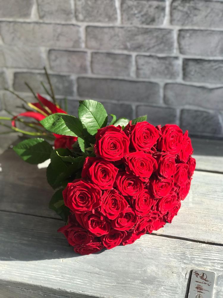 Букет Красные розы Фридом в Дементьево