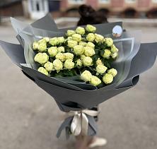 Букет Белые кустовые розы Солинеро в Дементьево