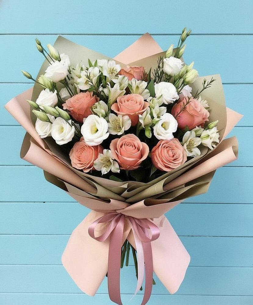Букет цветов из: Розы, Альстромерии и Лизиантусы в Дементьево