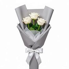 Букет 3 белые розы в Дементьево