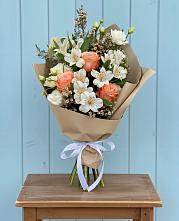 Букет цветов из:  Альстромерии, Лизиантусы, Розы и Хризантемы #REPLACE_PRED# Дементьево