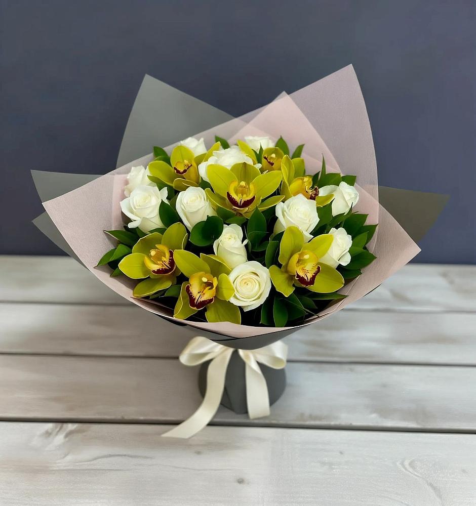 Букет цветов из: Орхидеи и Розы в Дементьево