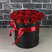 Цветочная композиция из Розы в шляпной коробке в Дементьево