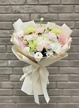 Букет цветов из:  Гвоздики, Розы, Лизиантусы и Хризантемы в Дементьево