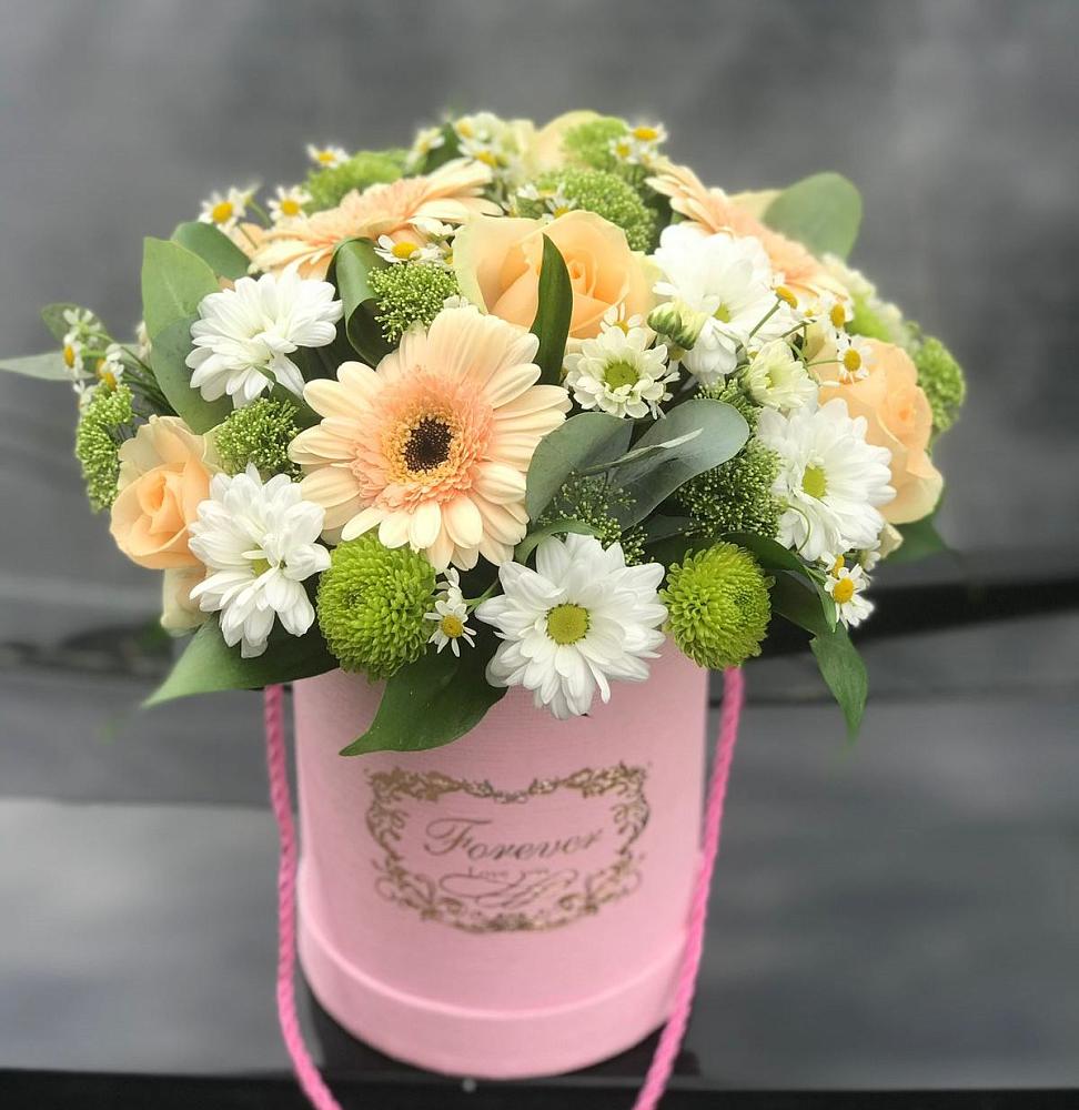 Цветочная композиция из Розы, Герберы и Хризантемы в шляпной коробке в Дементьево